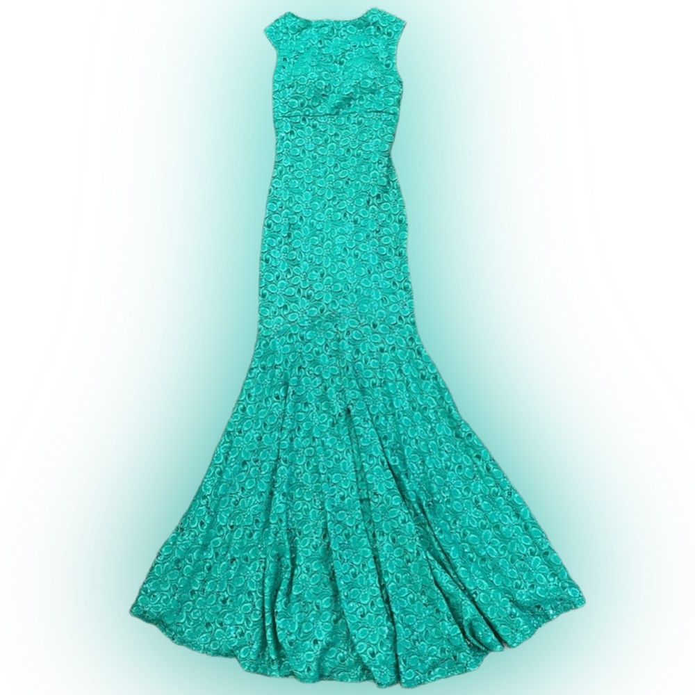 NWT! Seductions Mermaid Style Lace Maxi Formal Sexy back cutout - XS/S